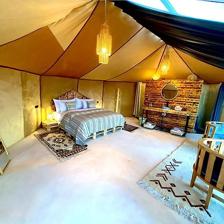 Готель Sky View Camp Мерзуга Екстер'єр фото