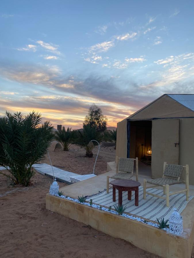 Готель Sky View Camp Мерзуга Екстер'єр фото