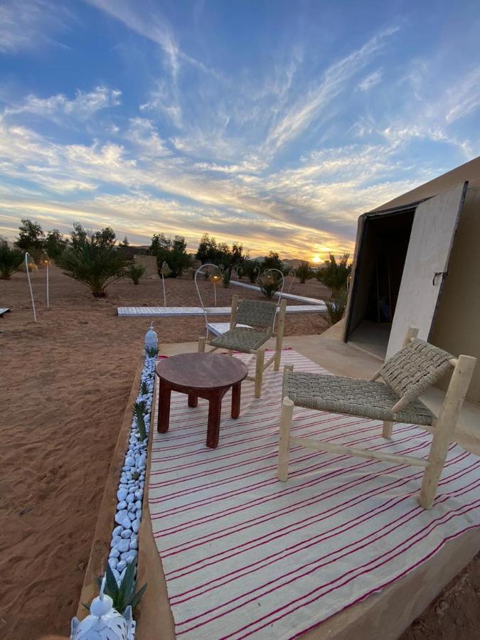 Готель Sky View Camp Мерзуга Екстер'єр фото