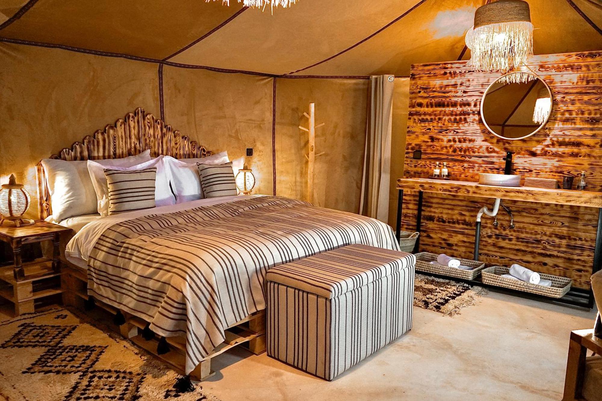 Готель Sky View Camp Мерзуга Екстер'єр фото