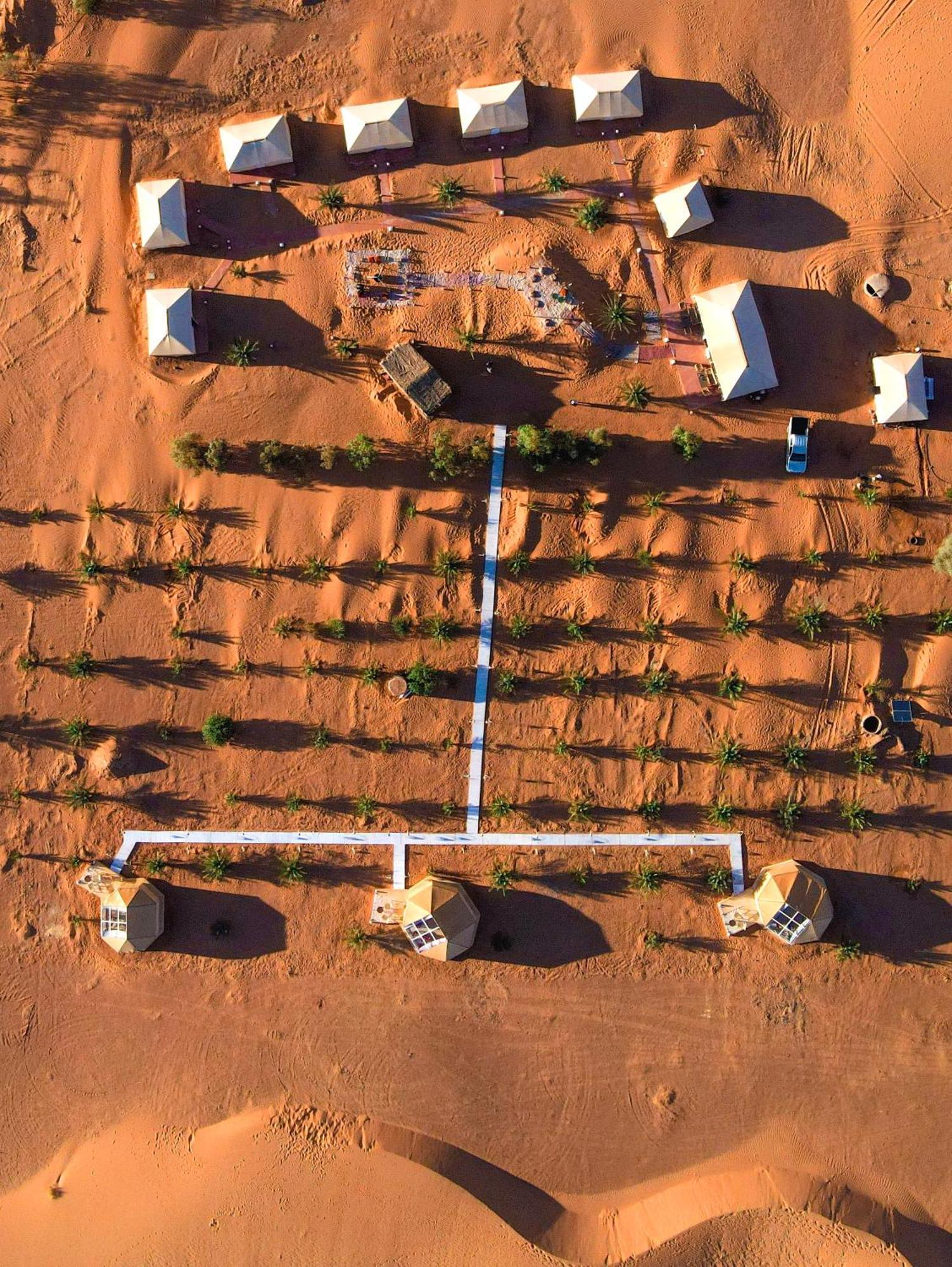 Готель Sky View Camp Мерзуга Екстер'єр фото